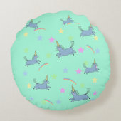 かわいいユニコーンの虹の星のシームレスなパターン ラウンドクッション (裏面)