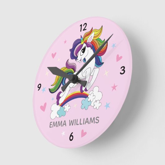かわいいユニコーンカスタム名前ピンクの壁 ラウンド壁時計 (傾斜)