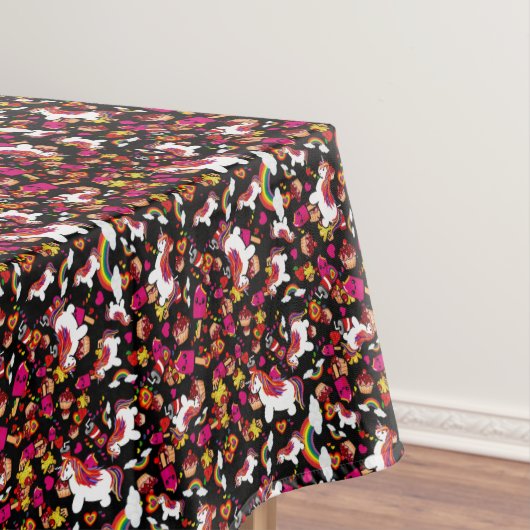 かわいいユニコーンカップケーキドードルパーソナライズされたズ テーブルクロス (インサイチュ)