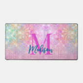 かわいいユニコーンピンクフェイクグリッターライン石モノグラム デスクマット (正面)