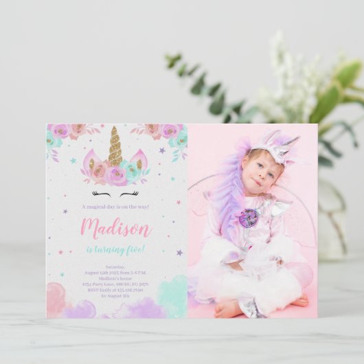 かわいいユニコーン誕生日フローラマジカルユニコーン写真 招待状 (スタンド正面)