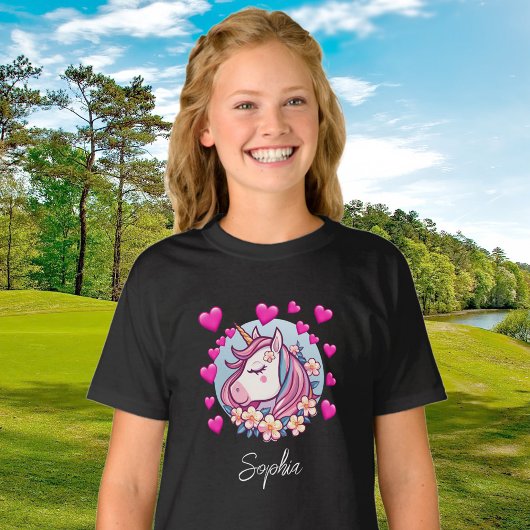かわいいユニコーン，ピンクのハート&フラワーカスタムネーム Tシャツ
