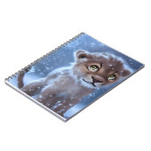 かわいいライオンの子が雪の中で ノートブック (左側)