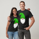 かわいいライトグリーンの帽子をかぶったクリスマスノーム Tシャツ (ユニセックス)