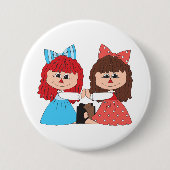 かわいいラグドール友達と弓とドレスを持つ女の子 缶バッジ (正面)
