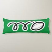 かわいいラグビーボール漫画名前をカスタムするキッズベッドルーム ボディピロー (正面)