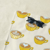 かわいいラテアートinイエローコーヒーマグ ビーチタオル (インサイチュ)