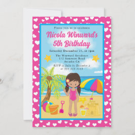 かわいいラテンアメリカ系女性ガールビーチ子供の誕生日 招待状