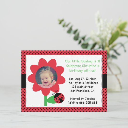 かわいいラディバグが3歳3歳の誕生日、水玉模様 招待状 (スタンド正面)