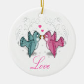 かわいいラブバードピンクブルーが花を巻く セラミックオーナメント (正面)