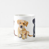 かわいいラブラドールの子犬、マグの3色 コーヒーマグカップ (中央)