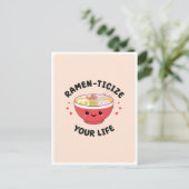 かわいいラーメンアジアンフードのユーモアラブロマンチック ポストカード (スタンド正面)