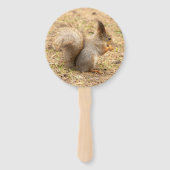 かわいいリスが木の実を食べる写真 ハンドファン (正面)