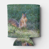 かわいいリスの写真 缶クーラー (裏面)