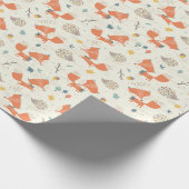 かわいいリトルキツネとハリネズミと紅葉 ラッピングペーパー (角)