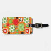 かわいいリンゴのイラストレーション模様 ラゲッジタグ (正面横)