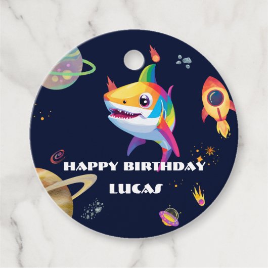 かわいいレインボーシャーク銀河系ロケット誕生日パーティー フェイバータグ (正面)