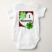 かわいいレディバグ&クローバーの葉の1歳誕生日ベビー服 ベビーボディスーツ (裏面)