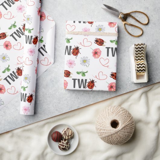 かわいいレディーバグのギフト2nd誕生日ラッピング紙 ラッピングペーパー (クラフト)