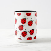 かわいいレディーバグコーヒーマグ – カスタマイズ可能なサイズ ツートーンマグカップ (中央)