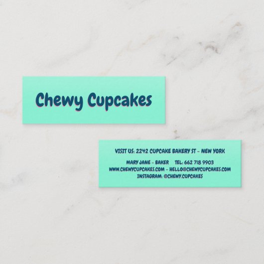 かわいいレトロタイポグラフィミントスイートベーカリーのカップケーキ スキニー名刺 (正面/裏面)