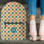 かわいいレトロチェッカーボードモノグラム数々のカラー プリントバックパック<br><div class="desc">このおもしろいスタイリッシュ、カスタムティール（緑がかった色）、オリーブグリーン、メロンオレンジ、クリームのレトロな色合いでチェッカーボードパターンを備えている。モノグラムのイニシャル文字テンプレートが含まれている – それを使用してバックパックをパーソナライズしたり、それを削除するもしと、円は、モノグラムを好まない。この可愛いカラフルバックパックは新学期に最適！*オリジナルのアートワークby Tracey Khalei / Orabellaプリント.</div>