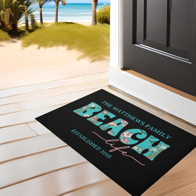 かわいいレトロビーチライフ名前をカスタムする ドアマット (Easily personalized this whimsical door mat.)