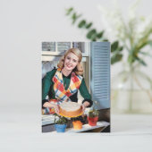 かわいいレトロヴィンテージベーキングレディ シーズンポストカード (スタンド正面)