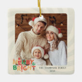 かわいいレトロ友人家族のホリデーパーティー セラミックオーナメント (正面)