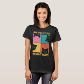 かわいいレトロ猫 今に見てろニャン Tシャツ (正面フル)