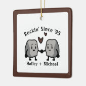 かわいいロックプン新婚カップル結婚の記念日 セラミックオーナメント (左)