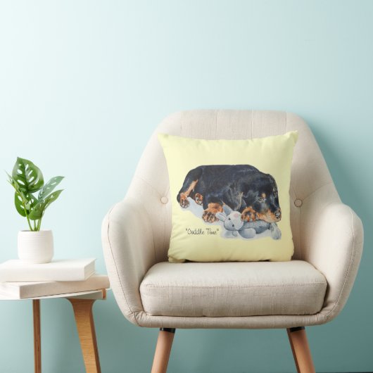 かわいいロットワイラーの小犬の抱きしめるテディー・ベアの芸術 クッション (椅子)