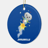 かわいいロボット飛んでいるの宇宙漫画イラストレーション セラミックオーナメント (左)