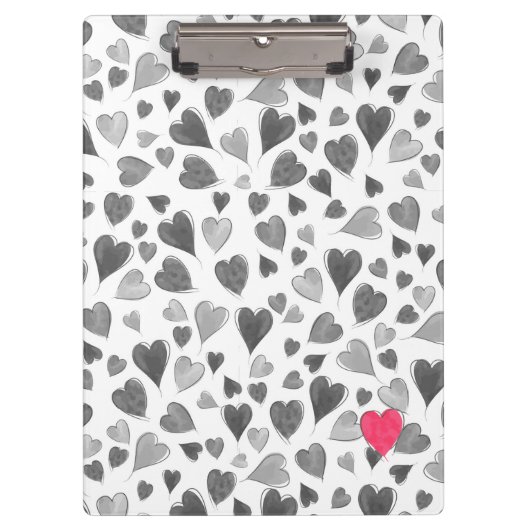 かわいいロマンチックな灰色のピンクの手描きハート クリップボード (正面)