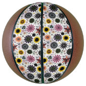 かわいいヴィンテージのシームレスな花のパターン バスケットボール (縦)