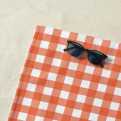 かわいいヴィンテージオレンジギンガムプレイドパーソナライズされた ビーチタオル (インサイチュ)