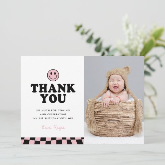 かわいい一人ハッピー赤ちゃんハッピーフォトガール1st誕生日 サンキューカード (スタンド正面)