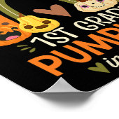 かわいい一年生のかぼちゃを教える ハロウィン Tシャツ ポスター (角)