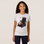 かわいい不気味黒猫と夜中ラーメン Tシャツ (正面フル)