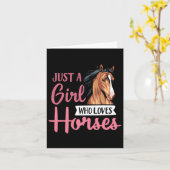 かわいい乗馬が好きな女の子 カード (黄色い花)