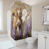 かわいい乳牛の子牛ルピネの花 シャワーカーテン (インサイチュ)