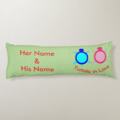 かわいい亀のカップル ボディピロー (裏面)