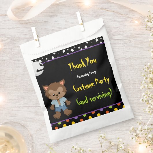 かわいい人狼の男の子ハロウィーンの衣装パーティー フェイバーバッグ (クリップ留めされた状態)