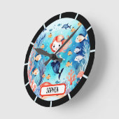 かわいい人魚の海のパーソナライズされた下 ラウンド壁時計 (傾斜)