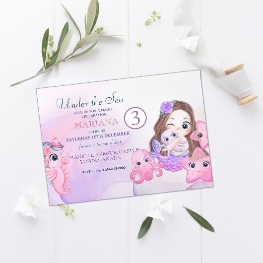 かわいい人魚の紫とピンクの3歳の誕生日 招待状