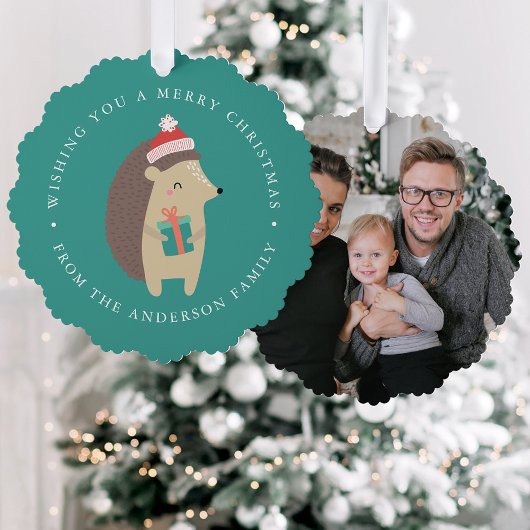 かわいい冬のハリネズミの写真の休日 オーナメントカード