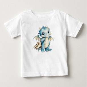 かわいい冬のベビードラゴン アイススケート 子供 ベビーTシャツ