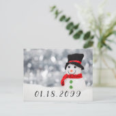 かわいい冬の雪だるまとレッドスカーフとブラックトップハット 案内ポストカード (スタンド正面)