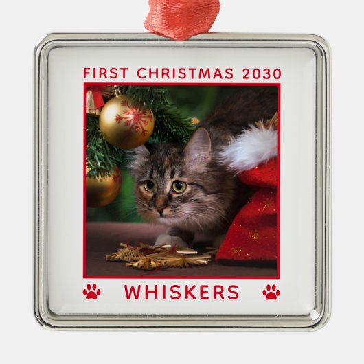かわいい初めてのクリスマス猫フォトネーム年カスタム メタルオーナメント (正面)