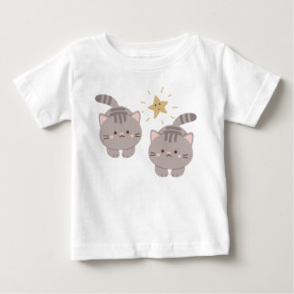 かわいい双子の猫ちゃん ベビーTシャツ